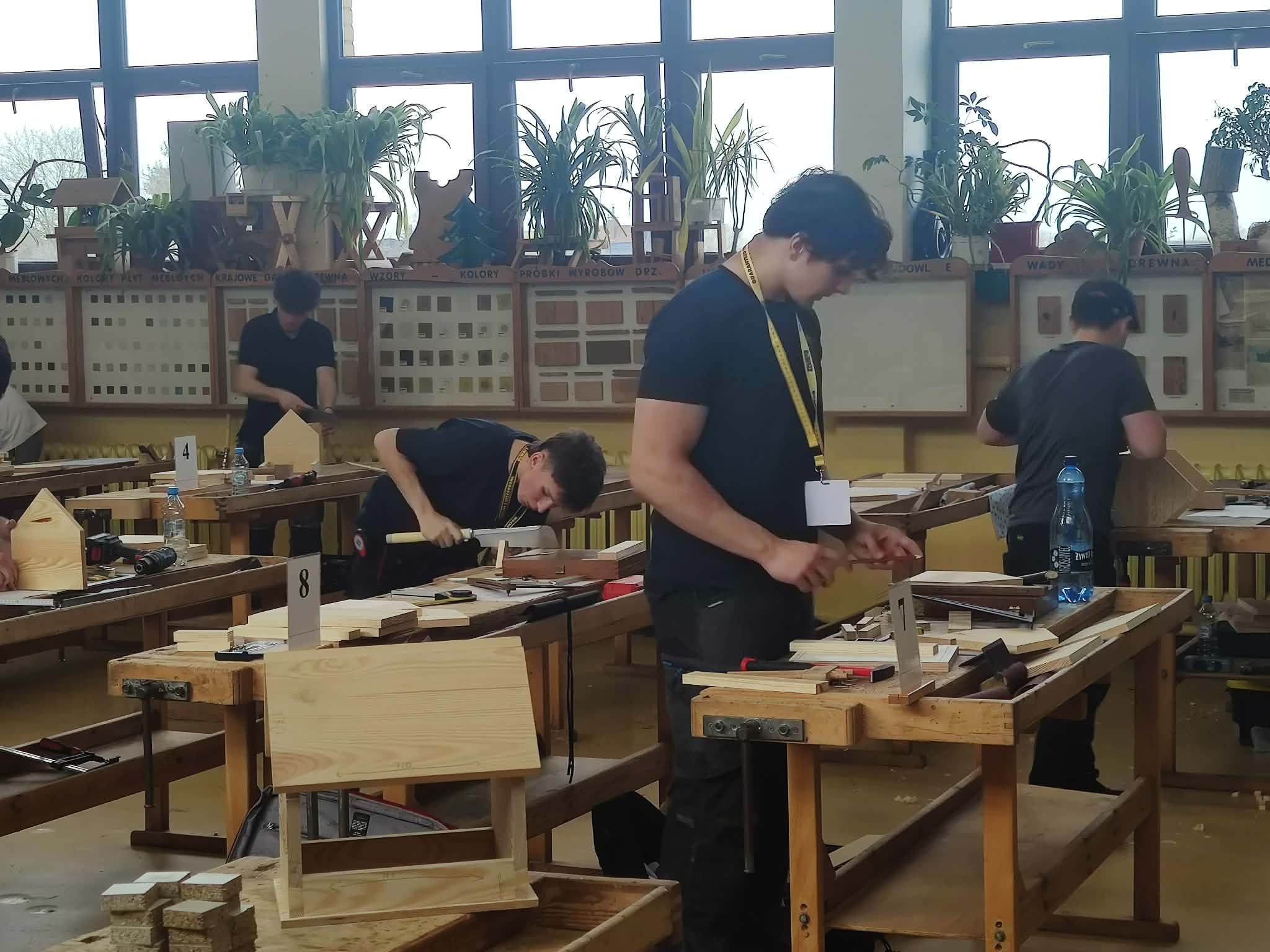 Dominik i Ernest na XXI Konkursie Stolarskim w Szczecinie