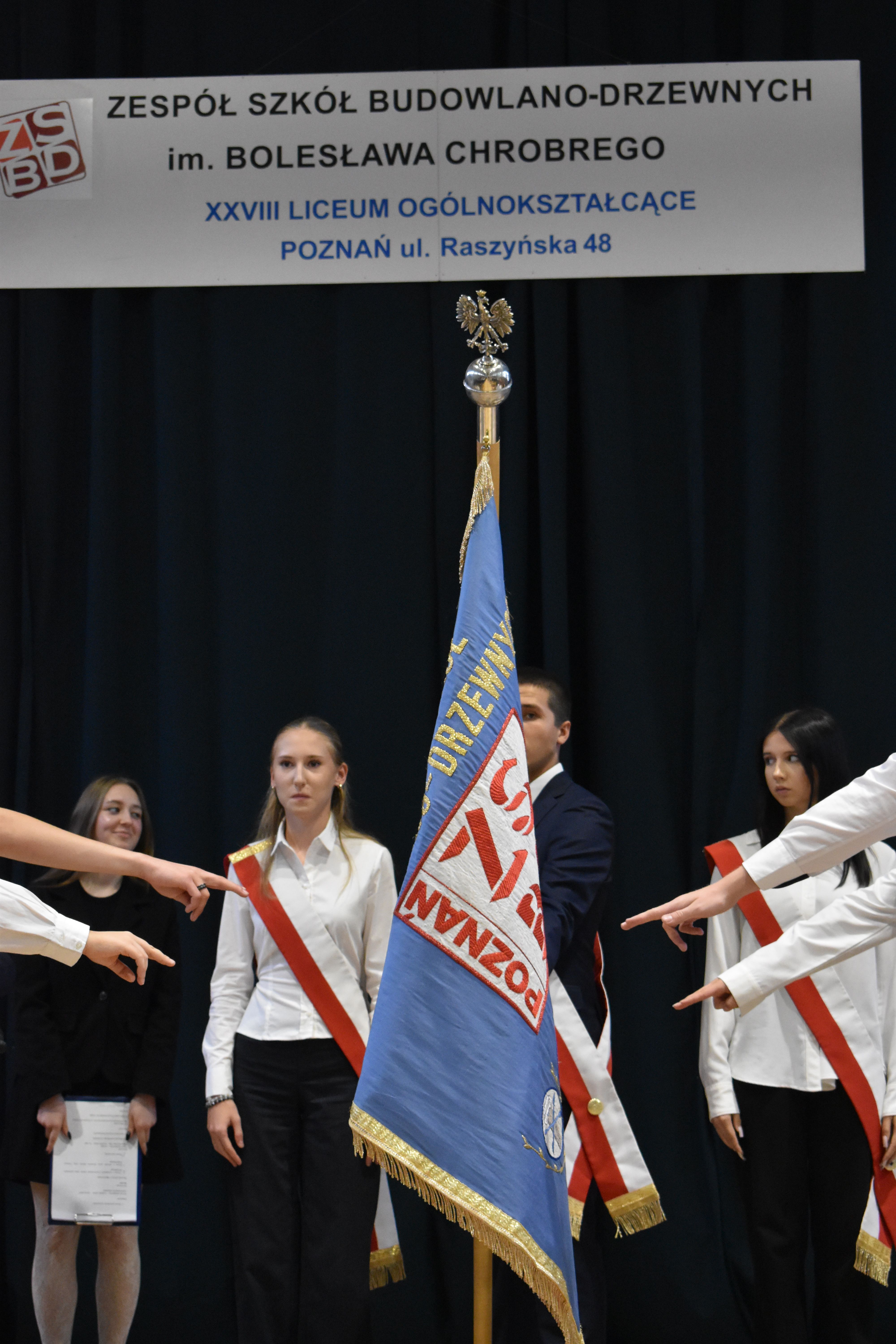 Teraz już oficjalnie - uczennice i uczniowie klas pierwszych, witamy Was na pokładzie!