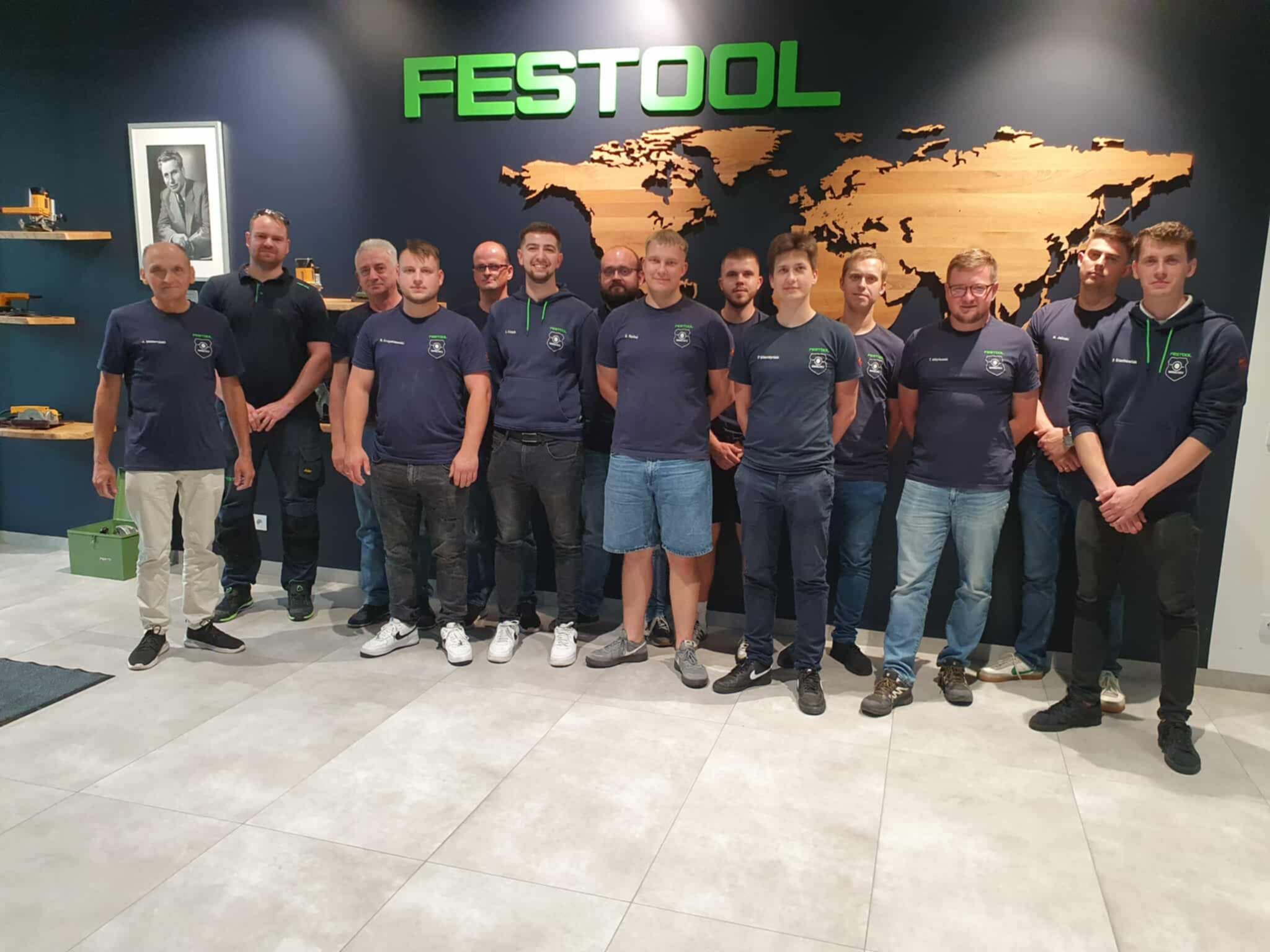 Nauczyciele na szkoleniu Festool